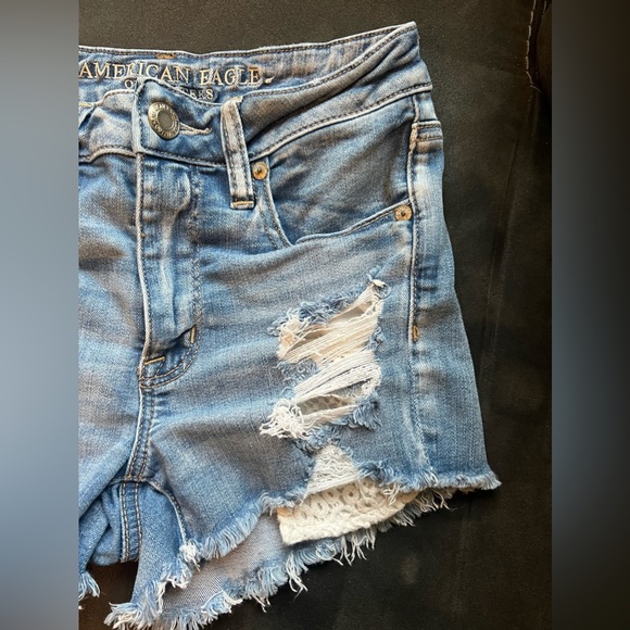 American Eagle Distressed Denim Shorts Size 2 - Picture 1 of 4